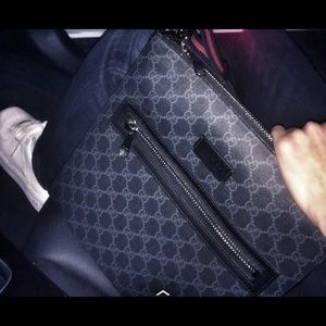 GG Black messenger #GUCCI